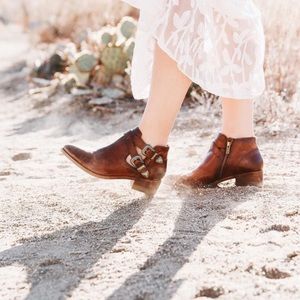 Frye Ray Western Shootie Distressed Booties